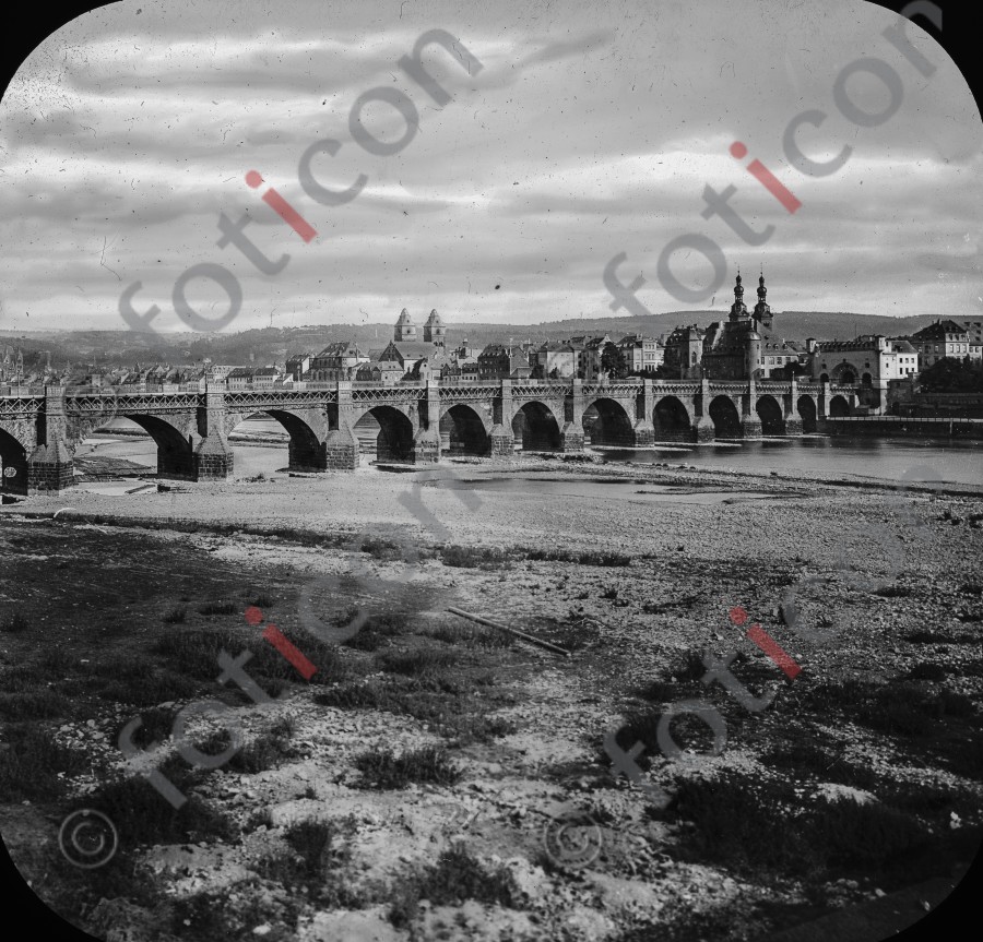 Die Balduinbrücke | The Baldwin bridge - Foto simon-195-006-sw.jpg | foticon.de - Bilddatenbank für Motive aus Geschichte und Kultur